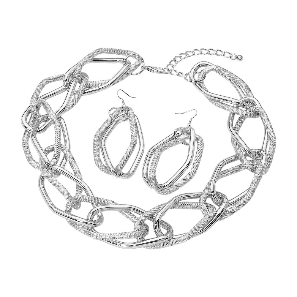 Bold Silver Tone Chunky Chain Link Statement Necklace M H W ACCESSORIES LLC Bold Silver Tone Chunky Chain Link Statement Necklace