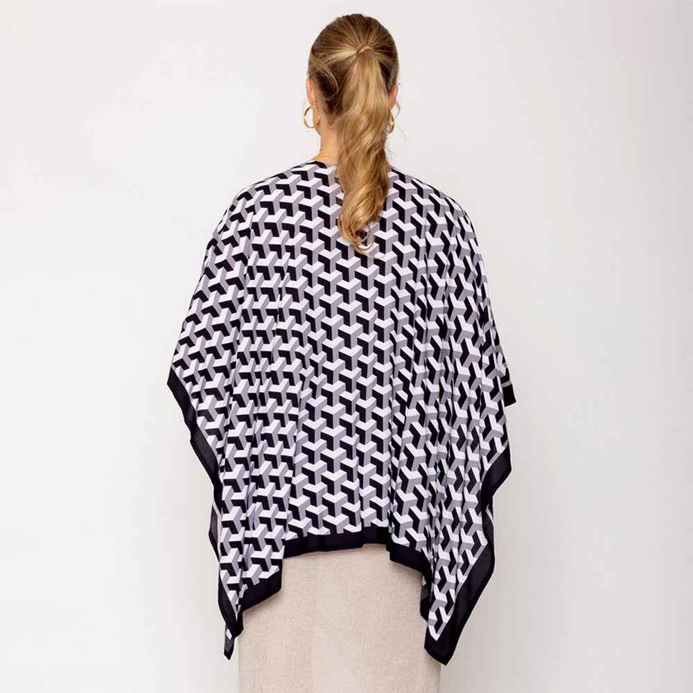Black & White Geometric Pattern Print Ruana Poncho