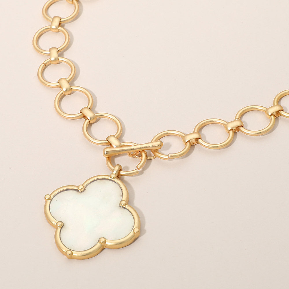 Quatrefoil Pendant Accent Ring Chain Link Toggle Necklace